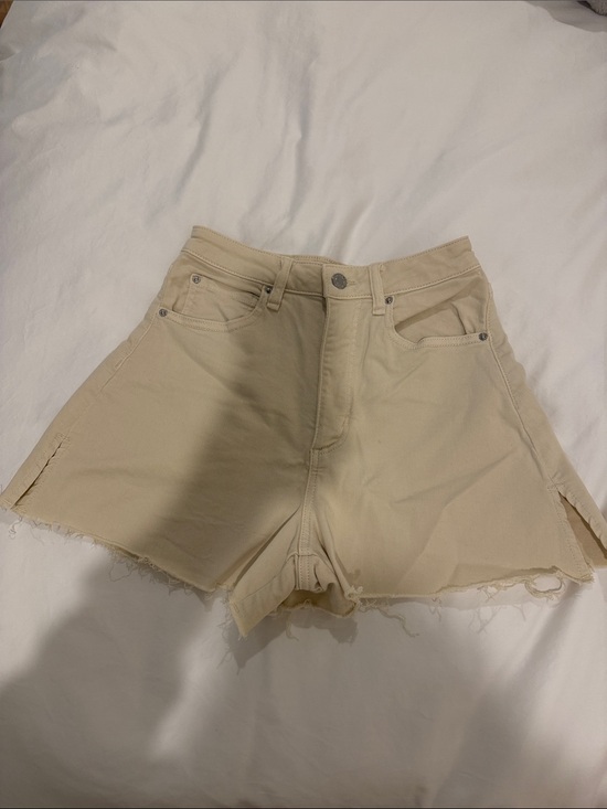 WeWoreWhat Pants - Weworewhat Beige High-Rise Frayed Hem Women’s Shorts